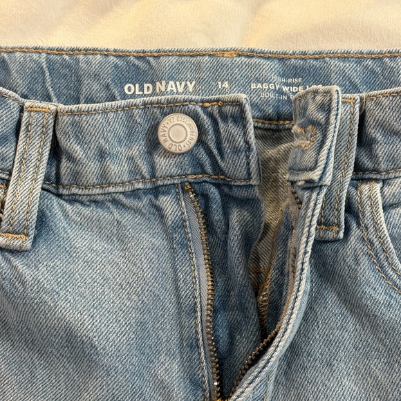 Old Navy High Rise Baggy Wide Leg Jeans Women’s 14 Light Wash Distressed Raw Hem - Picture 7 of 7